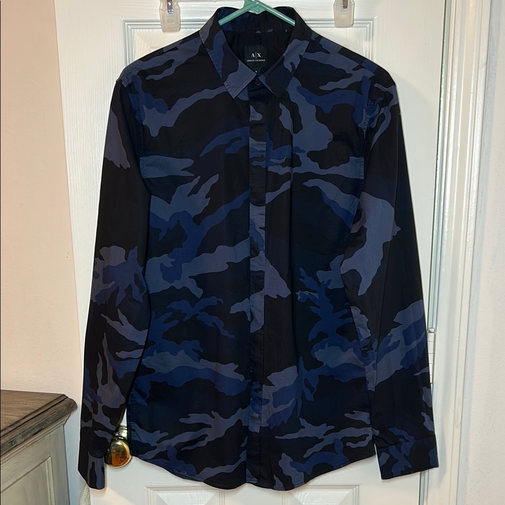 Armani Exchange men’s Long Sleeve Dress Shirt. Size Medium Slim.